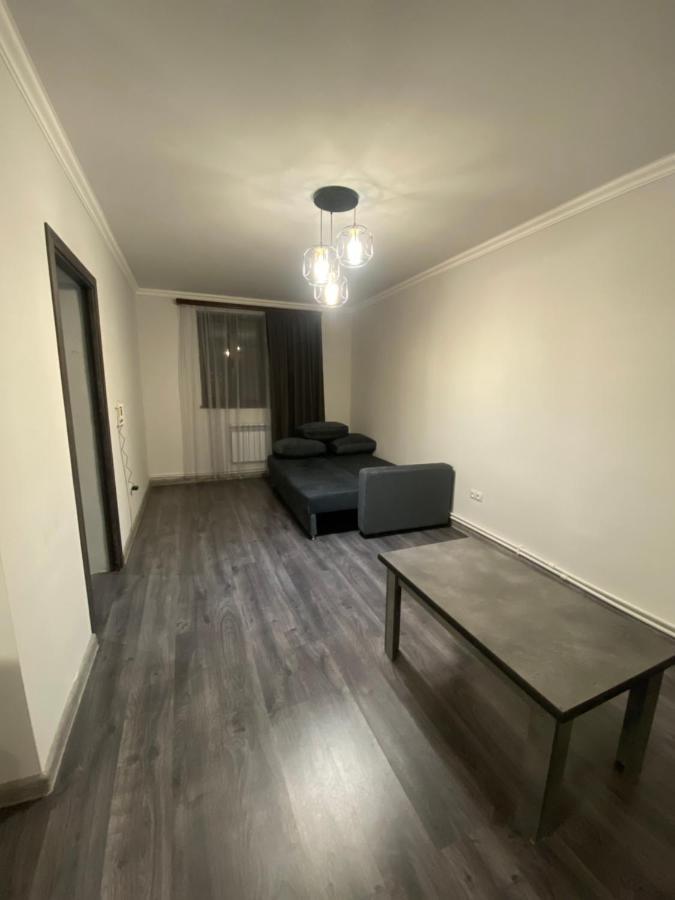 2 Cosy Apartment In Townhouse Near Airport Evn Geghanist  Kültér fotó