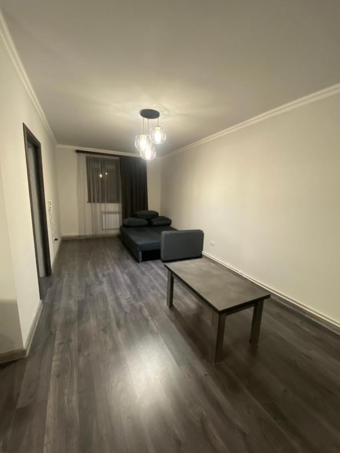 2 Cosy Apartment In Townhouse Near Airport Evn Geghanist  Kültér fotó