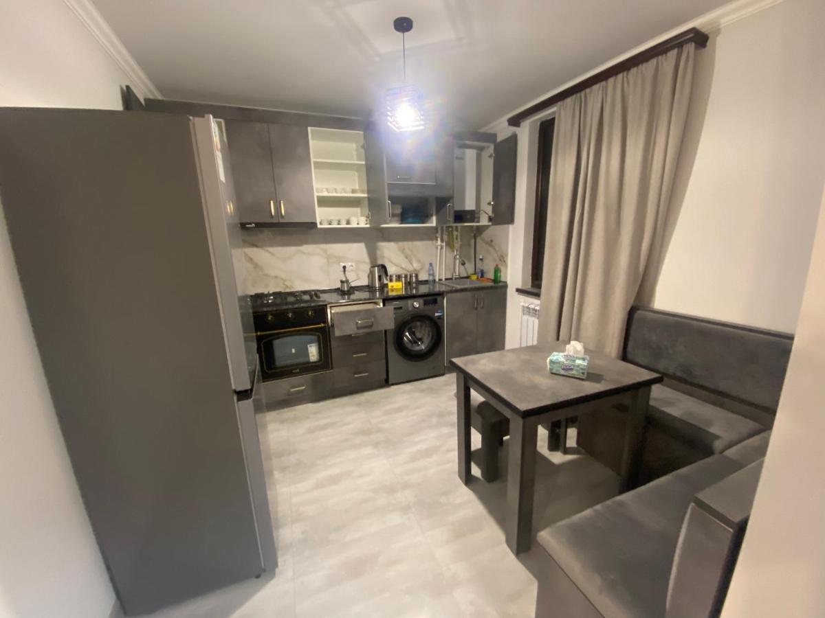 2 Cosy Apartment In Townhouse Near Airport Evn Geghanist  Kültér fotó